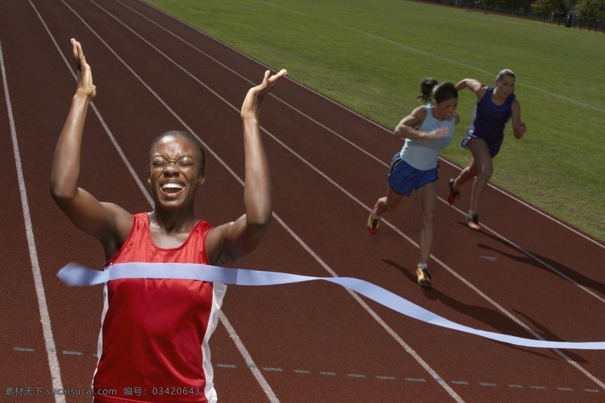 终点 黑人 运动员 高清 体育运动 体育项目 体育比赛 外国人 女性 跑步 长跑 短跑 胜利 摄影图 高清图片 生活百科 黑色