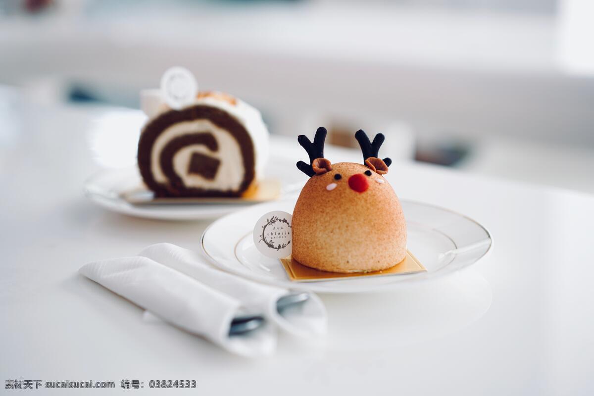 可爱糕点 糕点 鹿 小鹿 圣诞鹿 西点 电信 萌 乖巧 面包 餐具 盘子 特写 美食 餐饮美食 西餐美食