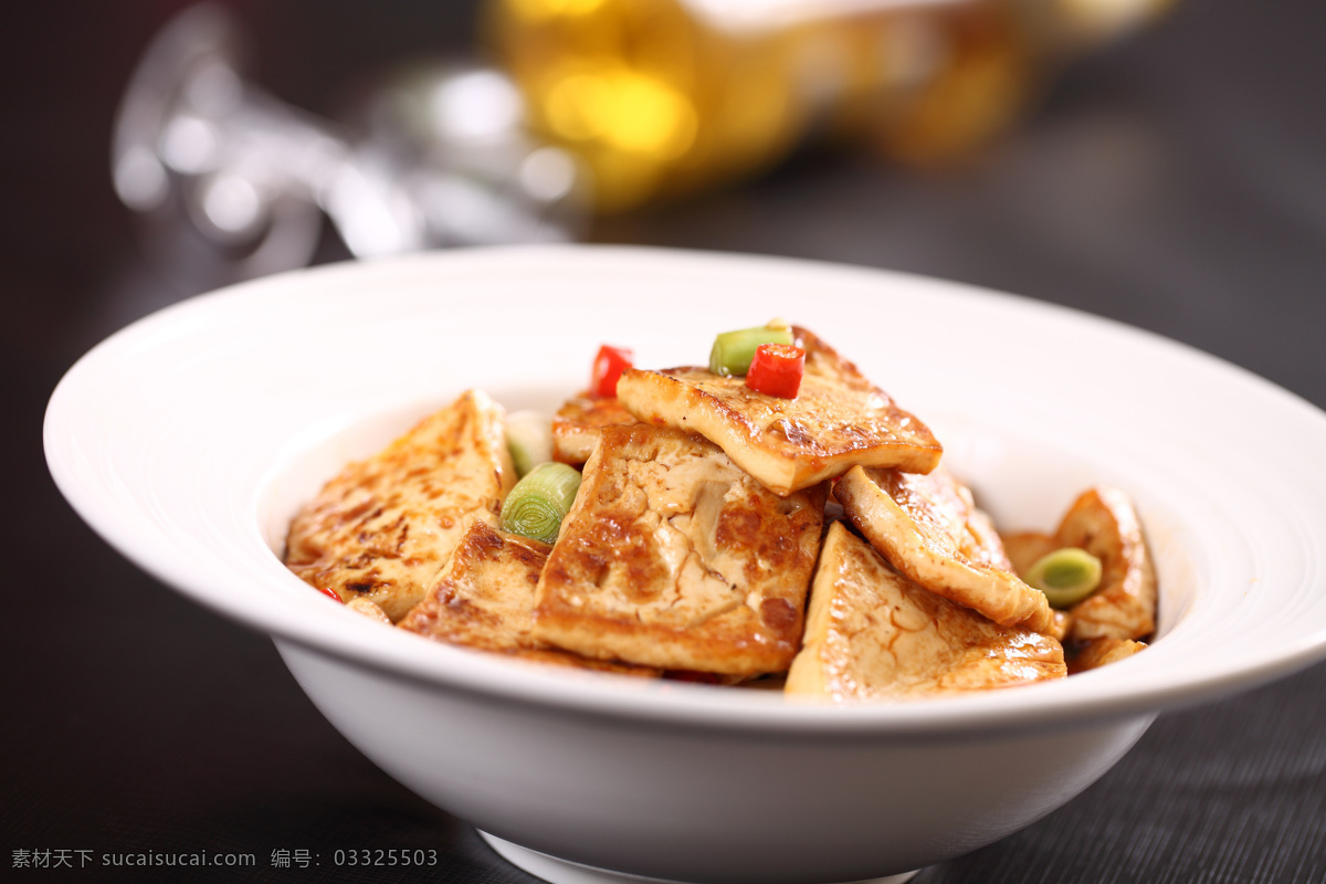 香煎豆腐 美食 菜品 菜谱 餐饮 中餐 色香味 绿色食品 高档菜 粤菜 杭帮菜 豆腐 葱花 高清 写真照片 传统美食 餐饮美食