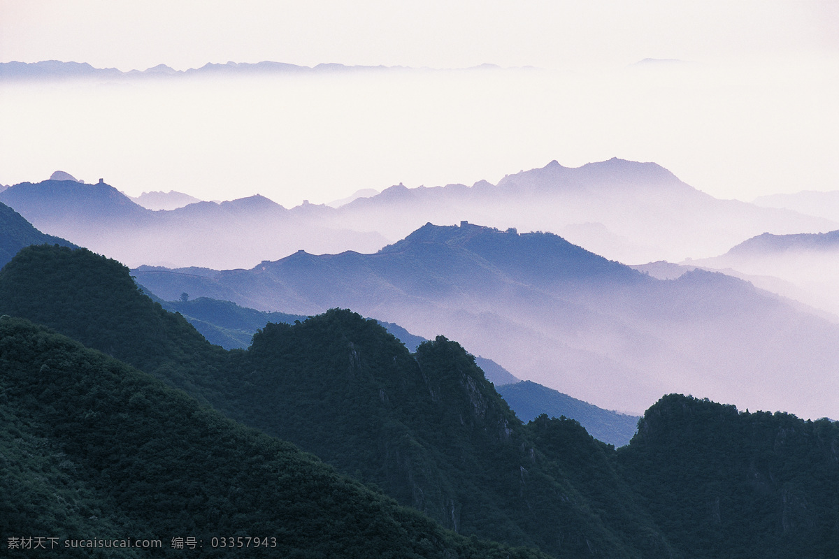 蔓延的山脉 雾气朦胧 雾气中的长城 一望无际 山脉 犹如仙境 国内旅游 旅游摄影