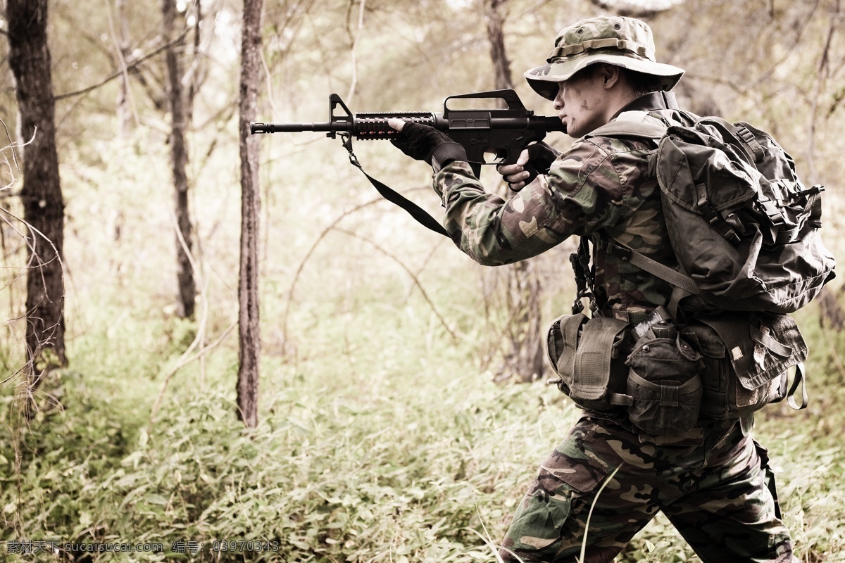 丛林 野战 军队 部队 陆军 army 军人 高清图片 战争 军事 迷彩服 防护 瞄准 军事武器 现代科技
