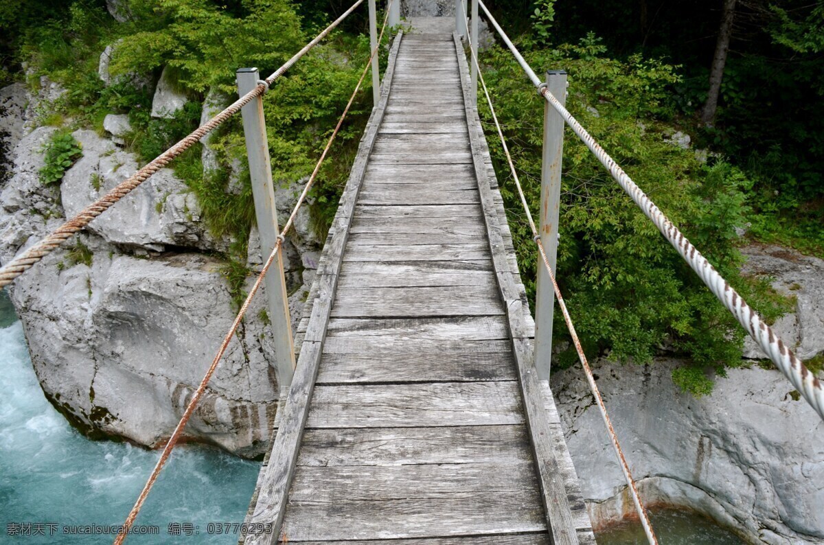 吊桥 木桥 木吊桥 悬索桥 桥梁 小桥 山间 水流 流水 木头 模板 绳子 桥建筑 自然风光 吊桥风景 自然景观 建筑景观
