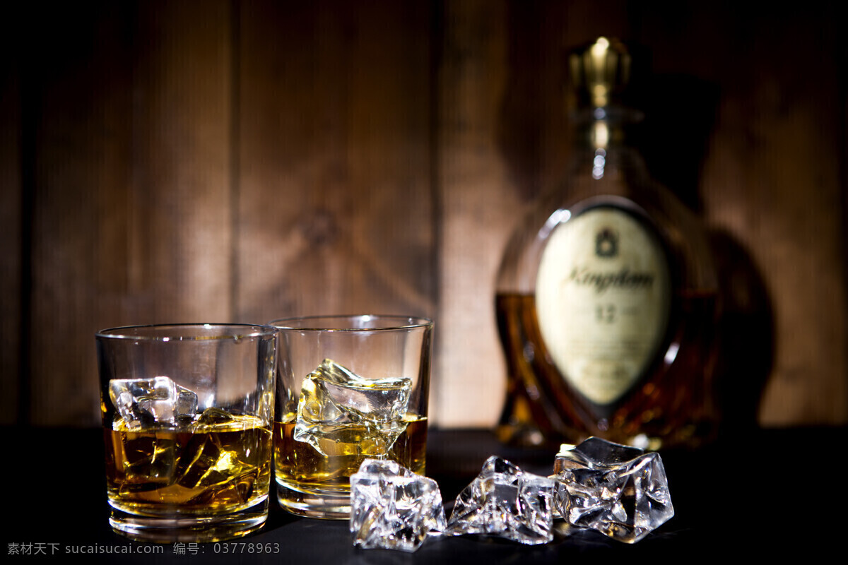 冰块 威士忌酒 威士忌 外国酒 酒杯 酒 玻璃杯子 休闲饮品 酒水饮料 酒类图片 餐饮美食
