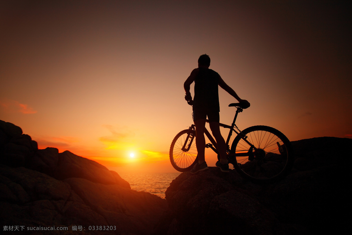 单车登山图片 单车 登山 体育 运动 创意 大气 夕阳 黄昏 山峰 高山 自然景观 山水风景