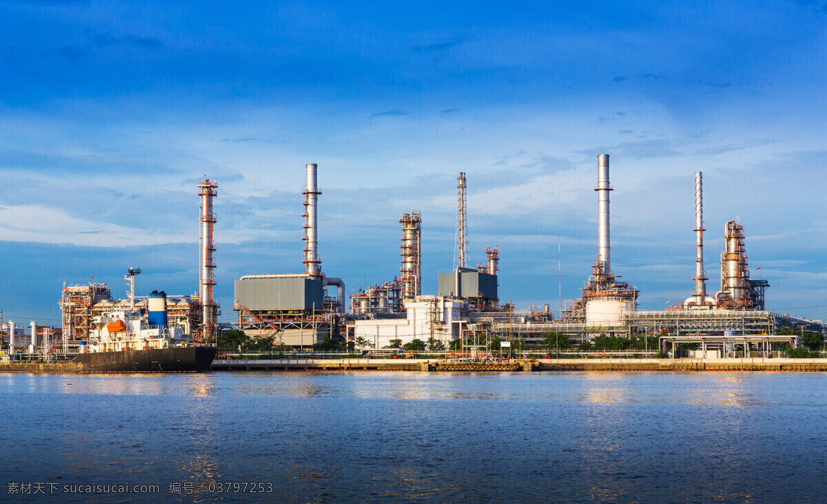 河边 化工厂 工厂 倒影 生产 工业 工业生产 现代科技