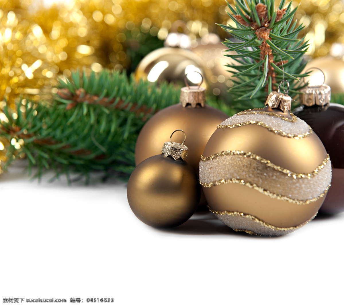 圣诞节 挂 球 高清 装饰 松 树叶 xmas 节日素材