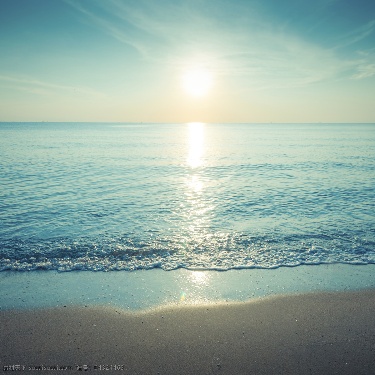 早晨的大海 大海 海浪 浪花 沙滩 阳光 太阳 海水 蓝天 白云 海洋海边 自然景观 自然风景 灰色