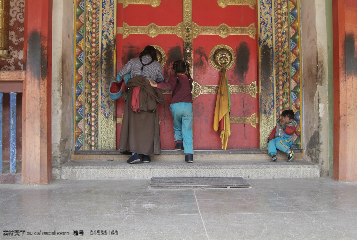 佛教 高原 门 寺院 文化艺术 信仰 宗教 拉卜楞寺 转塔 藏民 藏区 藏传 格鲁 夏河 贡唐塔 拜佛 礼佛 宗教信仰