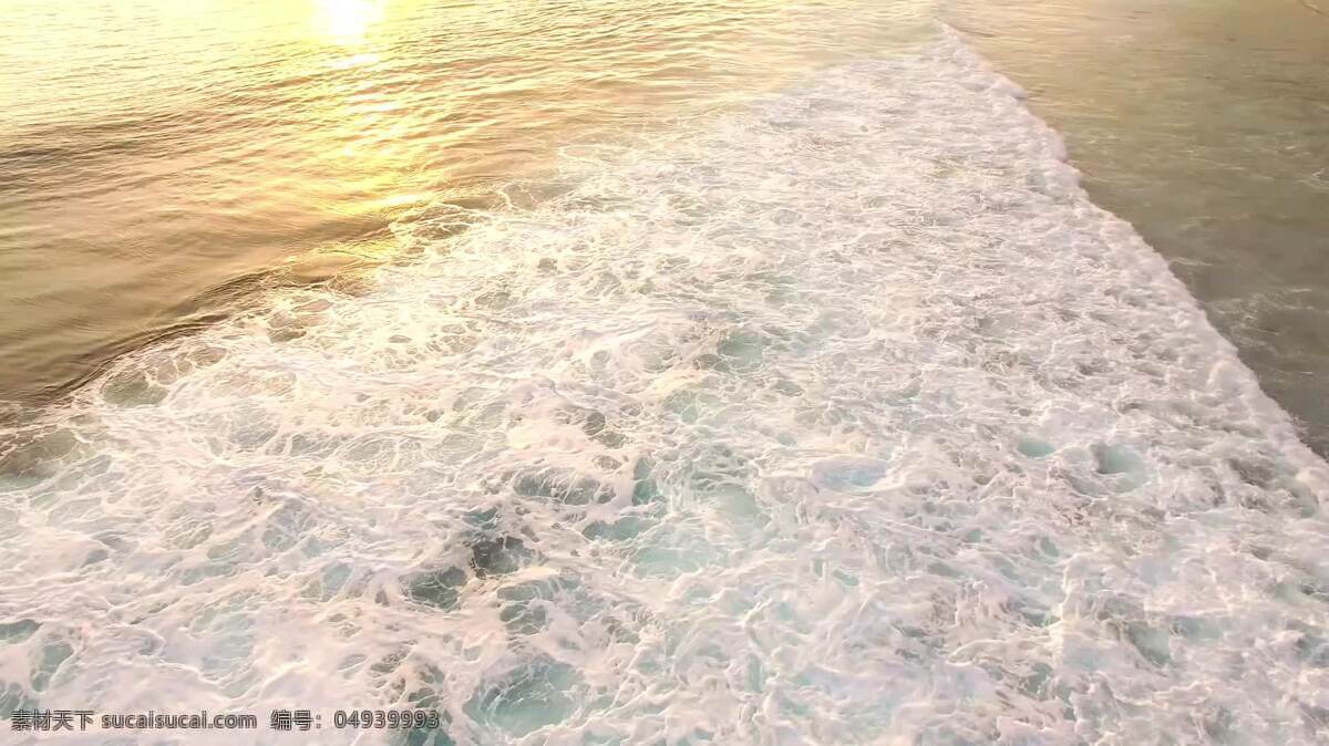 飞越 森 塞特 冲浪 自然 波浪 岸 崩溃 海洋 海 打破 泡沫 膨胀 蓝色 绿松石 水 热带的 天堂 生态系统 暗礁 印度尼西亚 龙目岛 空中 无人机 海的 日落 setangi