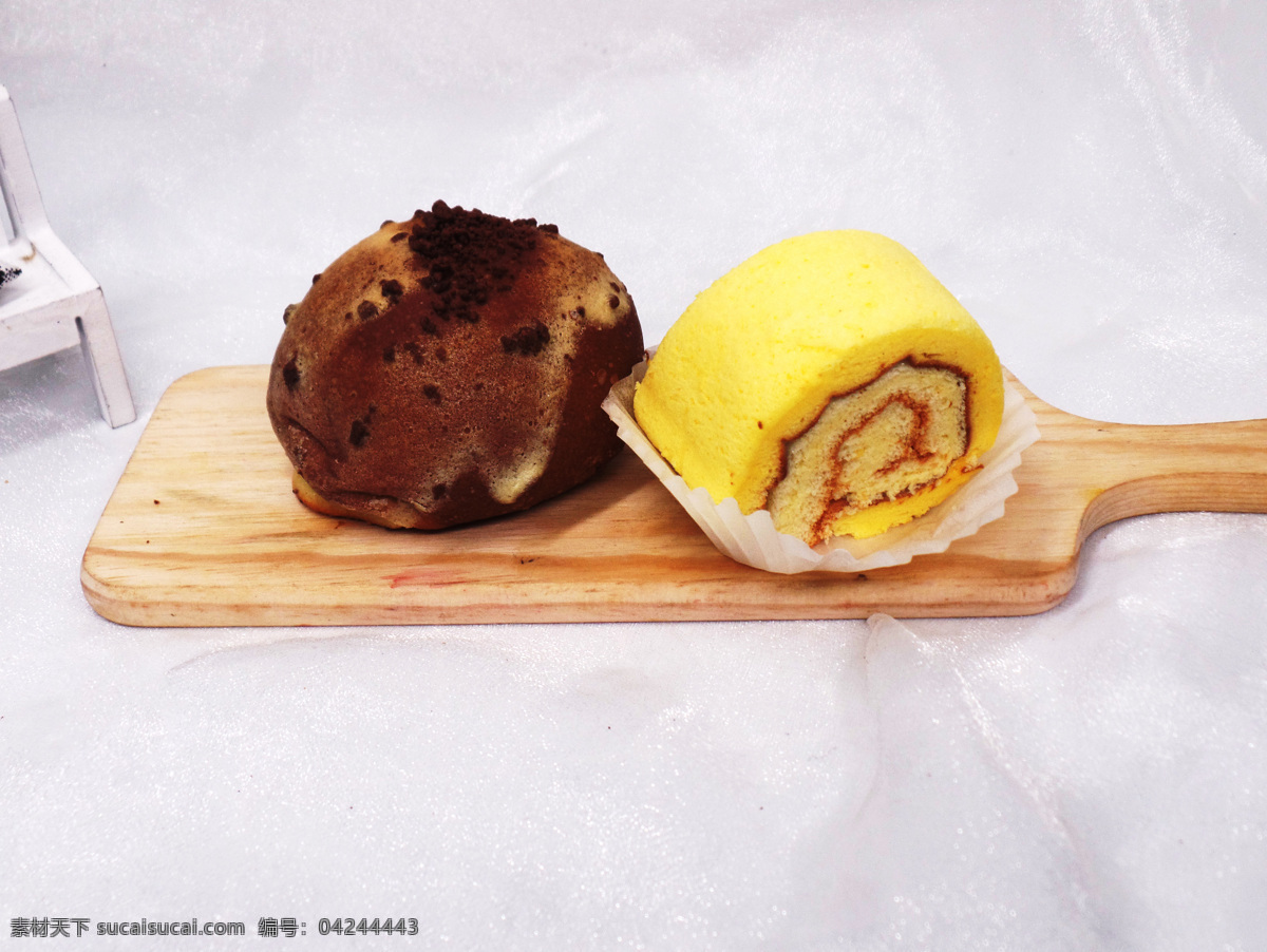 小糕点 软欧包 蛋糕卷 黄色蛋糕卷 巧克力面包 面包 餐饮美食