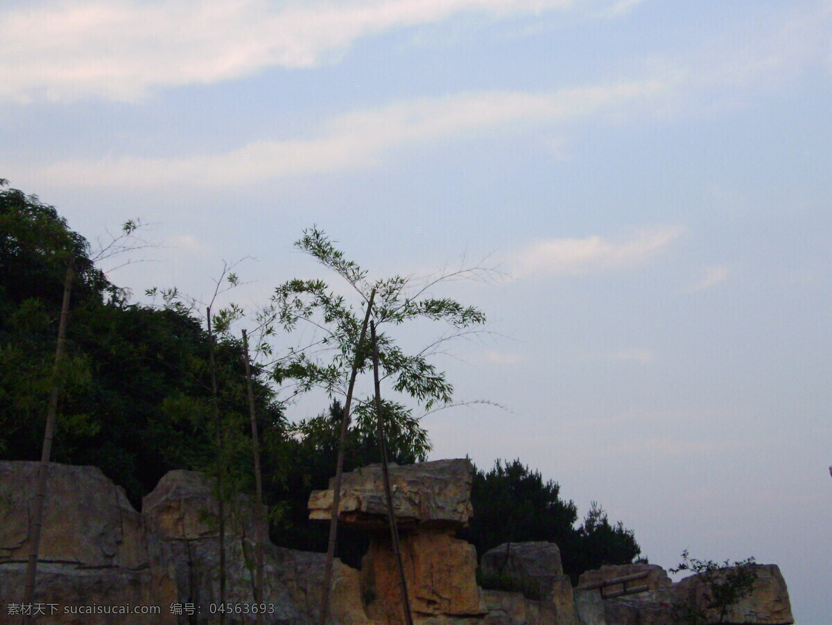 竹山免费下载 摄影图 树木 天空 天空云彩 竹子 自然景观 石山 风景 生活 旅游餐饮