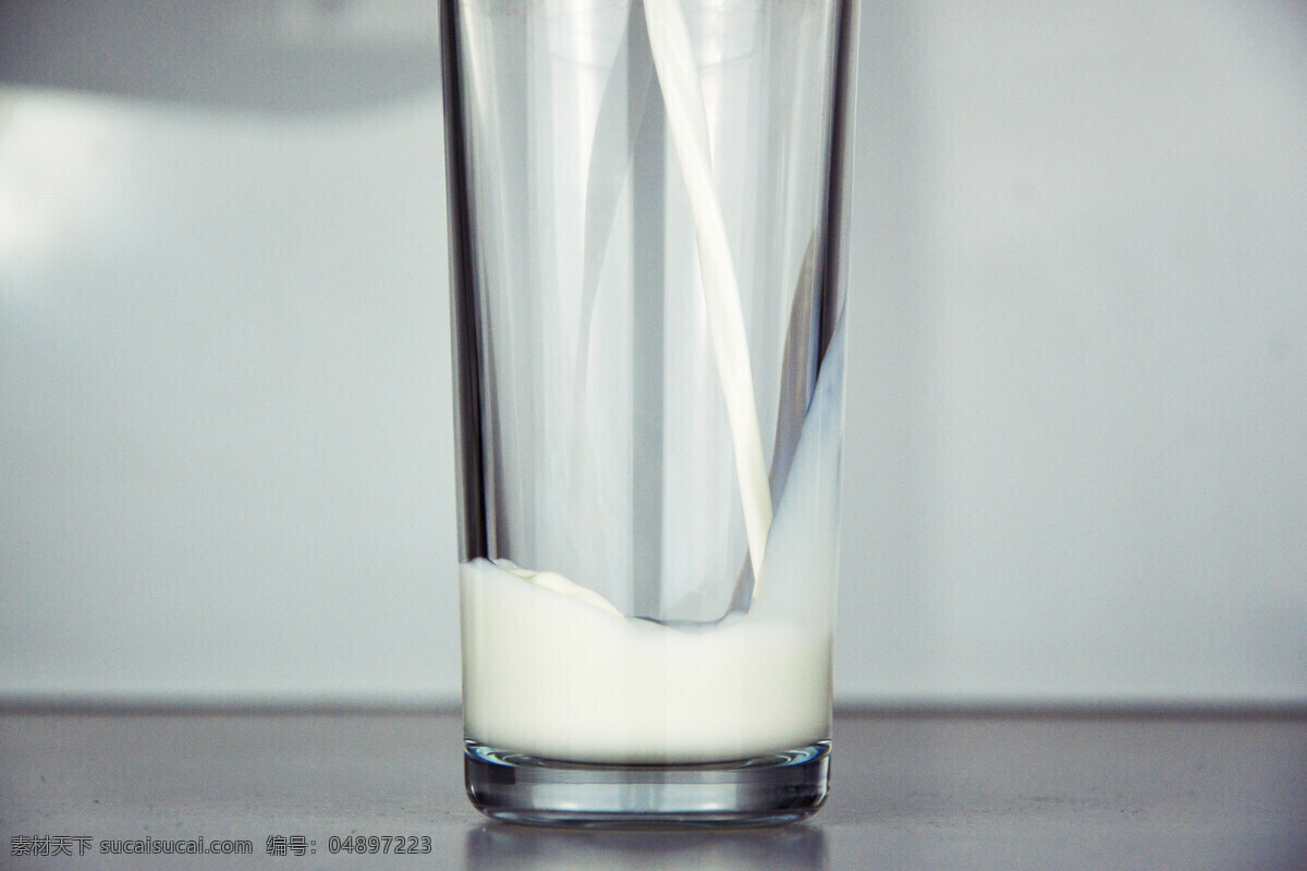 牛奶素材 milk牛奶 牛奶 杯子 倒牛奶 高杯 食物 健康 灰色