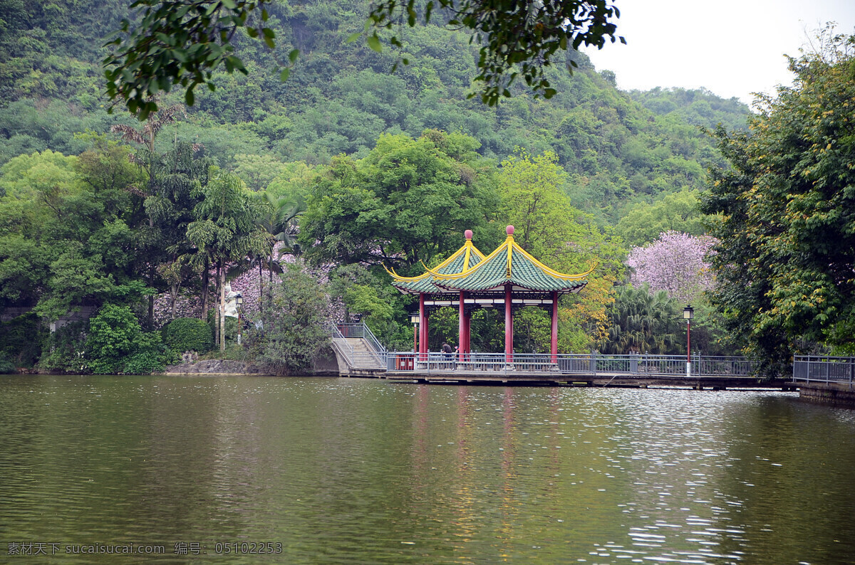 湖中小亭 柳州都乐岩 山水 自然风景摄影 湖水 水波 花草 亭子 走廊 生物世界