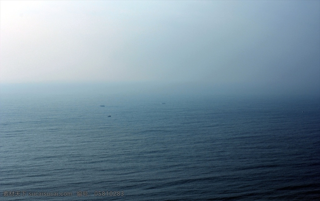 大海 蓝色 梦幻 景观 大海景观 海天一色 海边城市风光 海水 渔船 摄影自然风光 旅游摄影 自然风景
