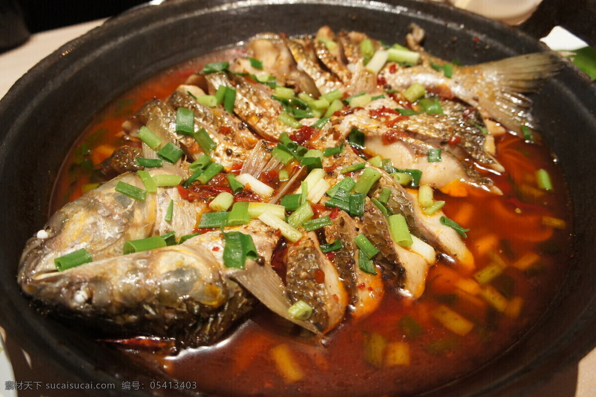 平锅枝鱼 平锅鱼 子鱼 枝鱼 干锅鱼 烤鱼 传统美食 餐饮美食