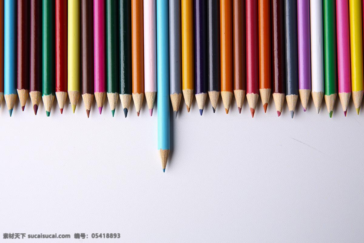 整齐 排 铅笔 学习教育 笔 绘画笔 彩色铅笔 学习文具 学习用品 办公学习 生活百科