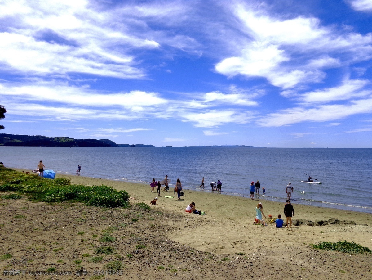 新西兰 海滨 风景 蓝天 白云 远山 大海 海水 海滩 绿地 草地 游人 玩耍 休闲 风光 旅游摄影 国外旅游