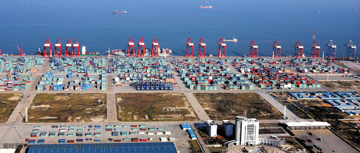 广州南沙港 海港 港口 船务 海上工程 大海 船只 蓝色海洋 海岛 岛屿 建筑景观 自然景观
