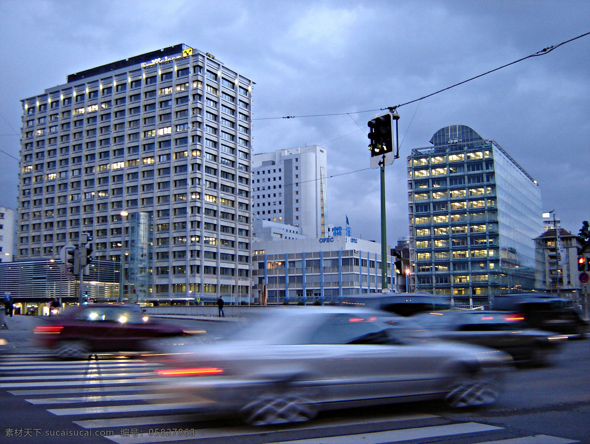 城市汽车行驶 车 城市交通 城市夜景 交通 交通工具 交通剪影 路灯 面包车 汽车 汽车摄影 汽车行驶 汽车驾驶 汽车特写 生活百科 交通夜景 汽车灯光 现代科技