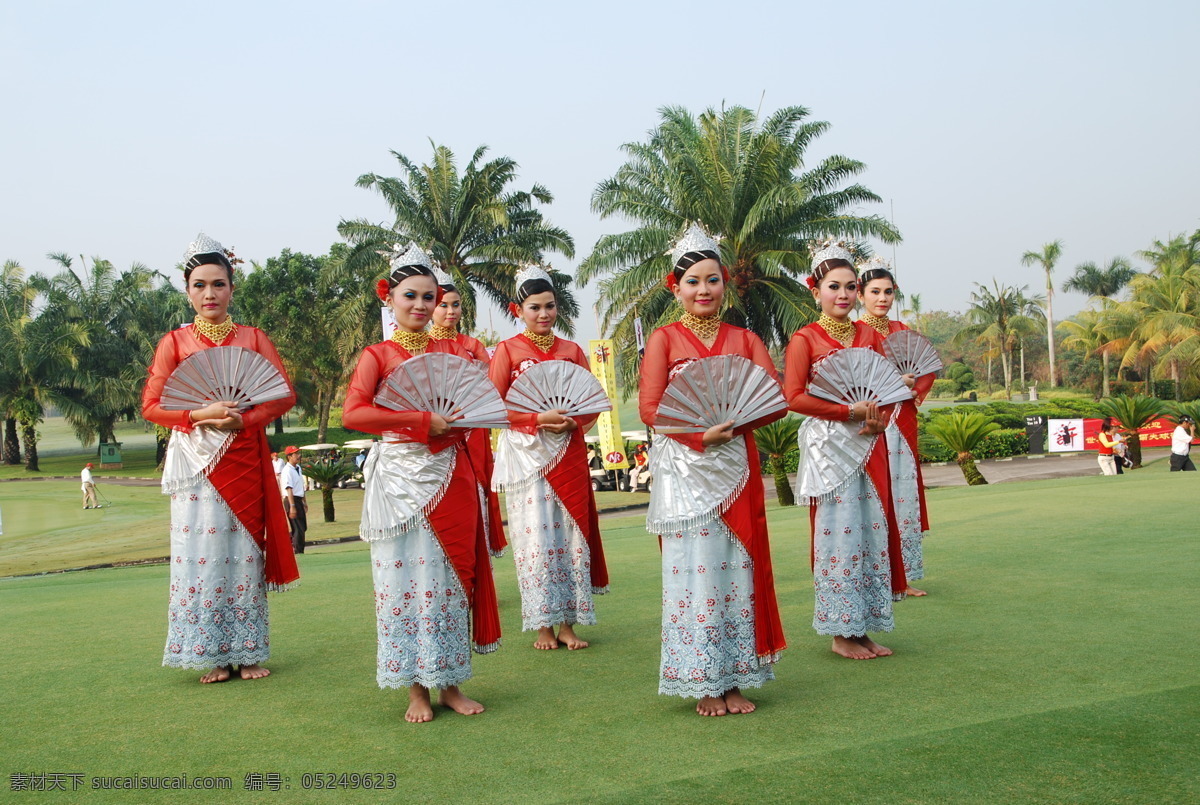 印尼 民族 迎宾 舞 草地 文化艺术 舞蹈音乐 名族舞蹈 扇子舞 psd源文件