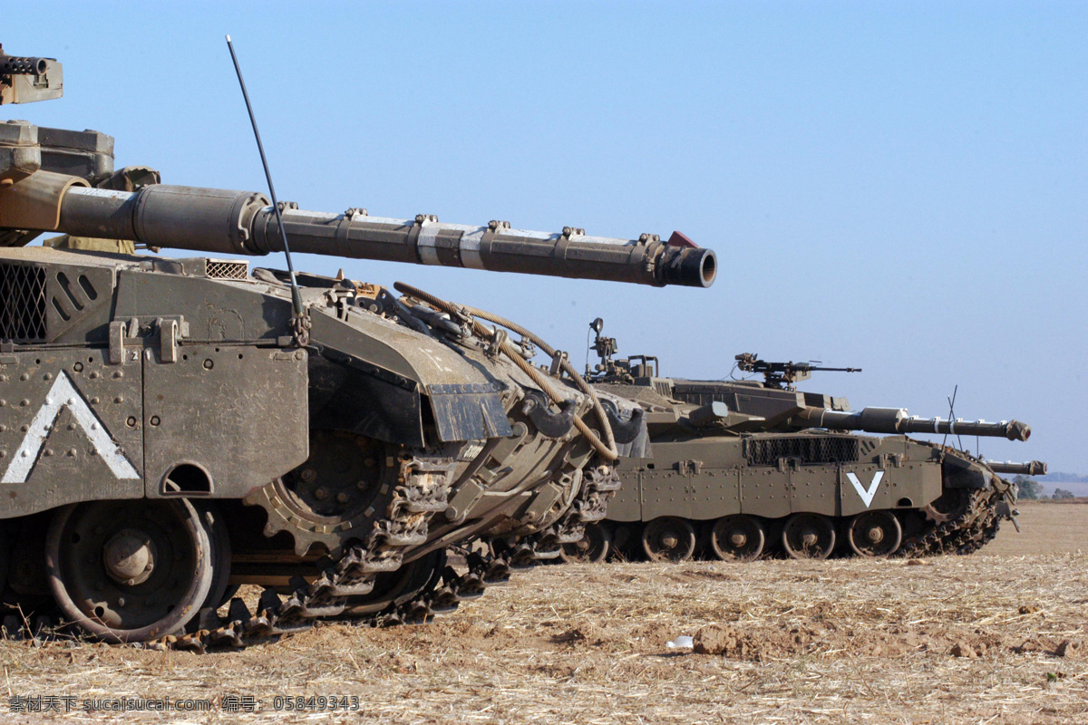 行进 中 装甲车 坦克车 战争 军事 武器 军事武器 现代科技