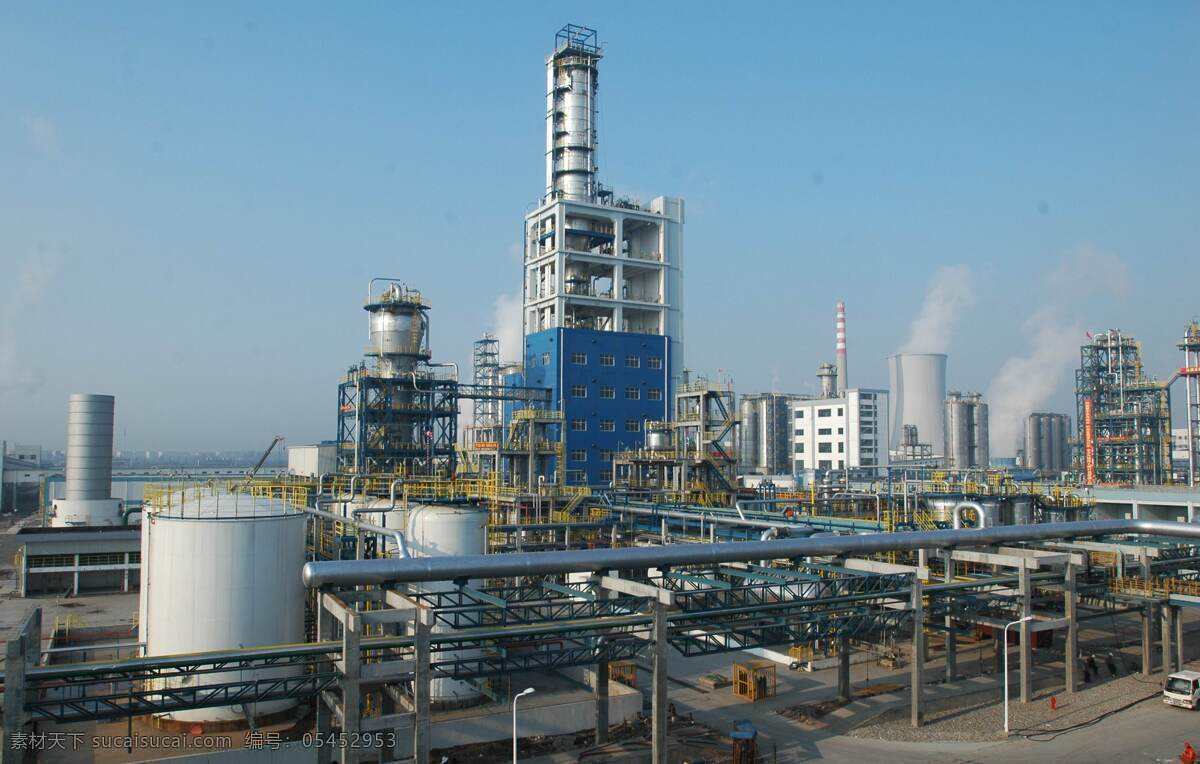 设备基地 压力容器 设备 技术 场地 空地 天空 设备制造 工业生产 现代科技