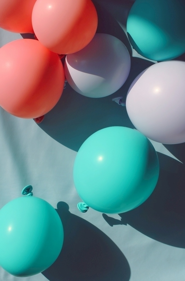 彩色气球 拍照 照片 拍摄 气球造型 氢气球 派对 庆祝 生活百科 娱乐休闲