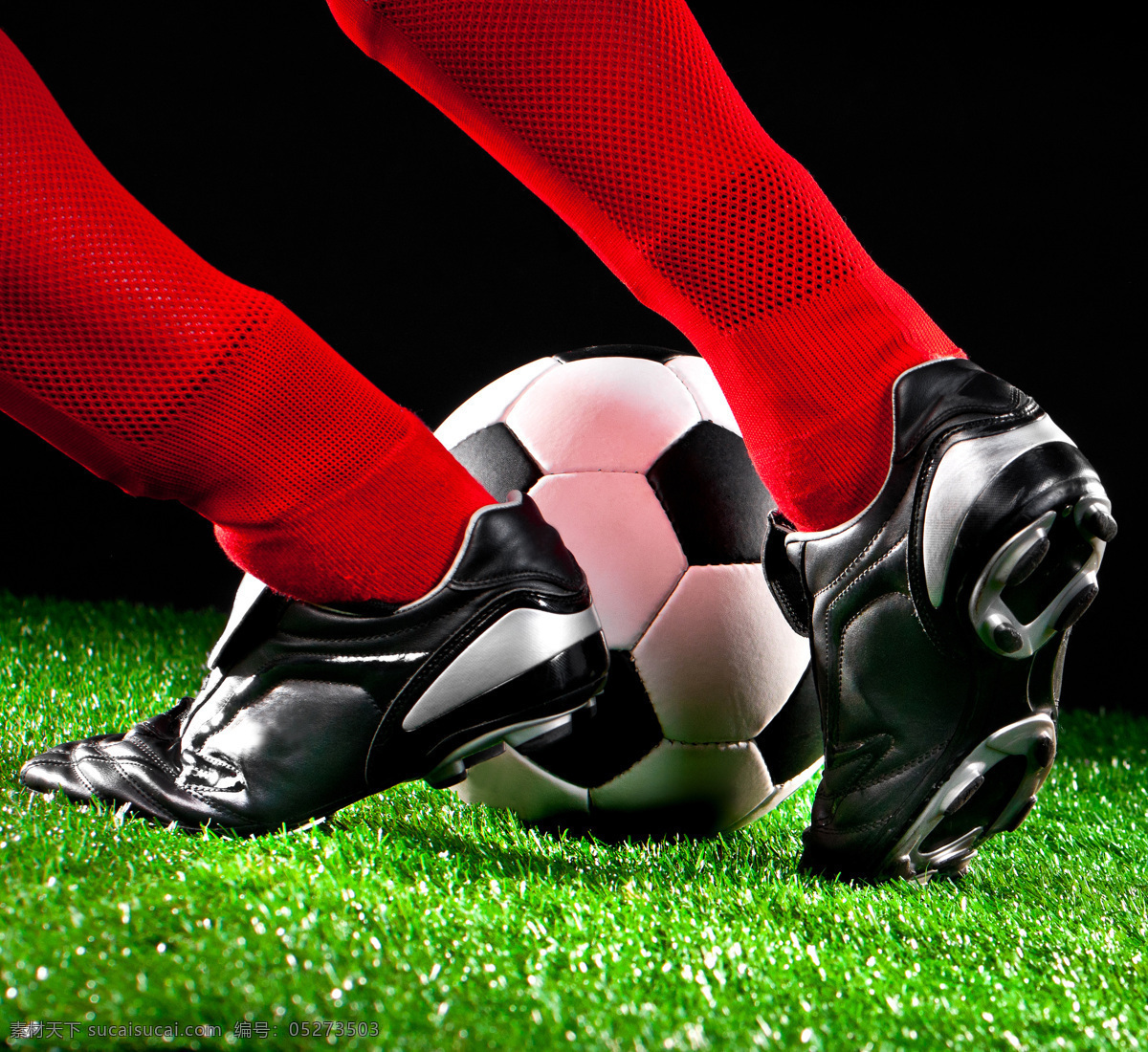 足球鞋宣传 黑色球鞋 足球 运动 比赛 草地 体育运动 生活百科 黑色
