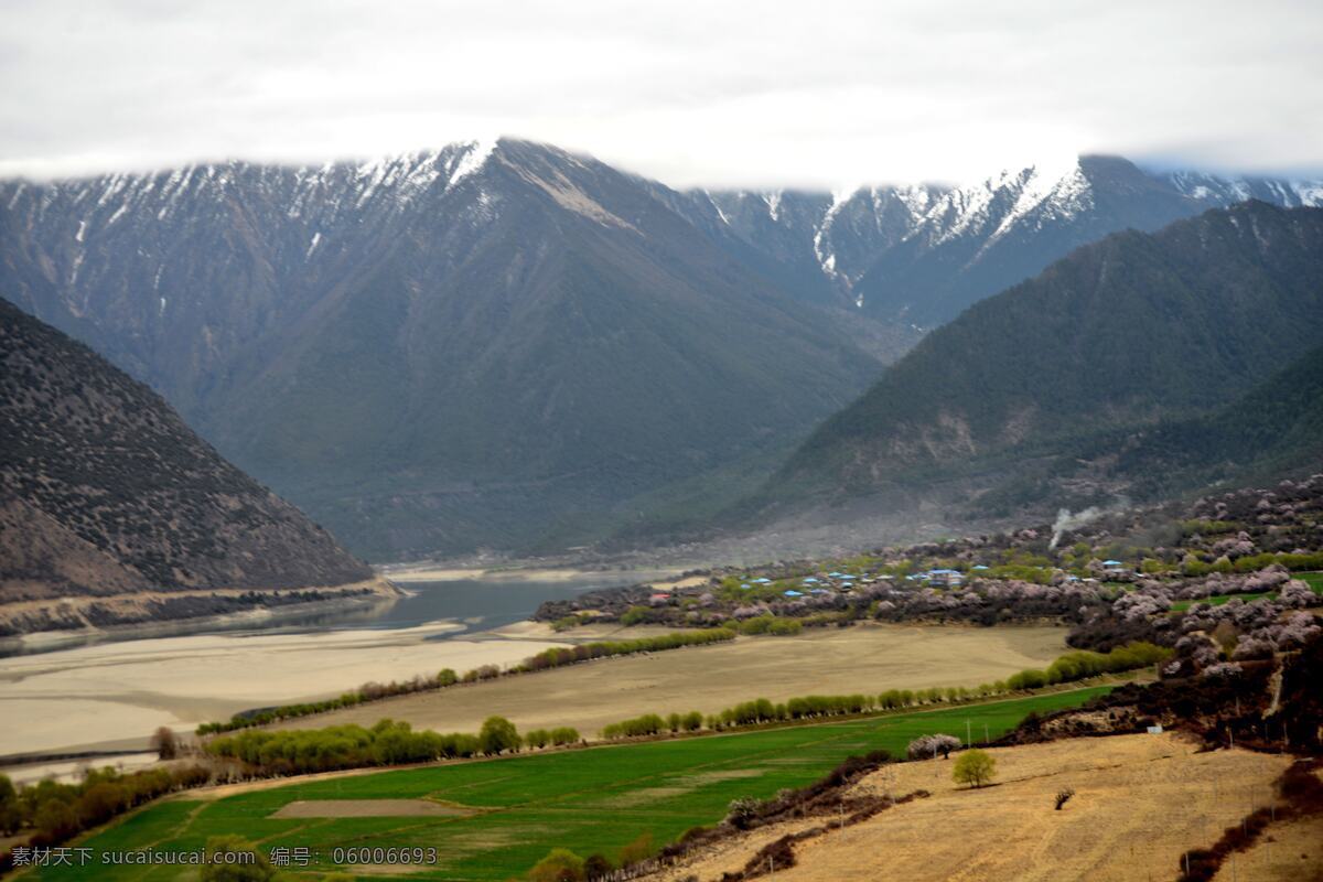 西藏 雅鲁藏布江 风景