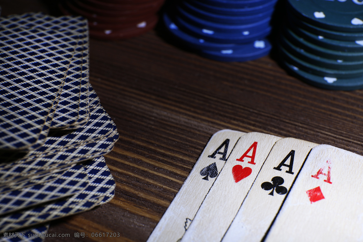 堆 扑克牌 筹码 打牌 骰子 赌博 赌场 赌桌 赌具 影音娱乐 生活百科