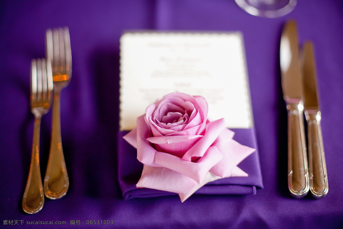 刀叉 玫瑰花 美丽鲜花 花朵 叉子 餐刀 新婚 婚礼主题 婚礼图片 生活百科