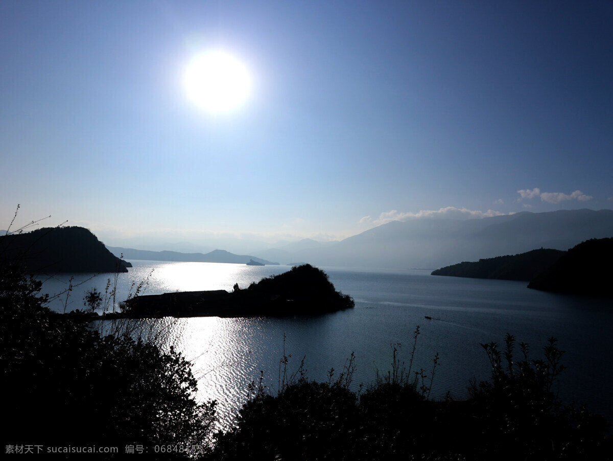 泸沽湖日出 泸沽湖 日出 云南 湖畔 旅游摄影 国内旅游