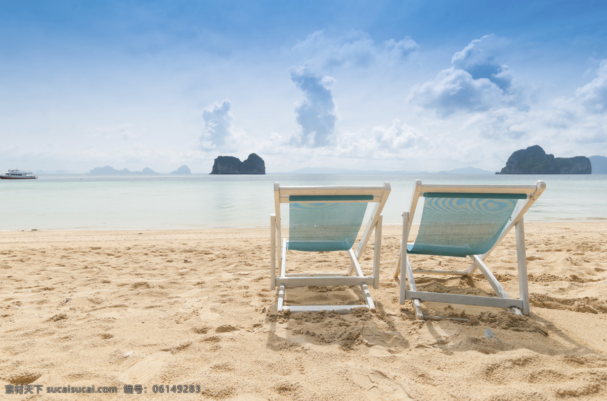 自然景观 夏日沙滩 蓝天 白云 大海 海浪 浪花 树 海洋海边 凉椅 海滩 沙滩 自然风景 白色