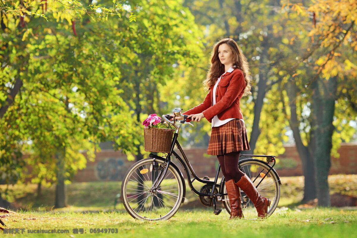 草地 单车 美女写真 草地美女 单车美女 秋季