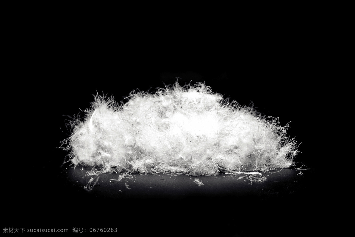 团 白色 棉花 绒毛 漂浮 实物摄影 产品摄影 摄影图 生活百科 生活素材