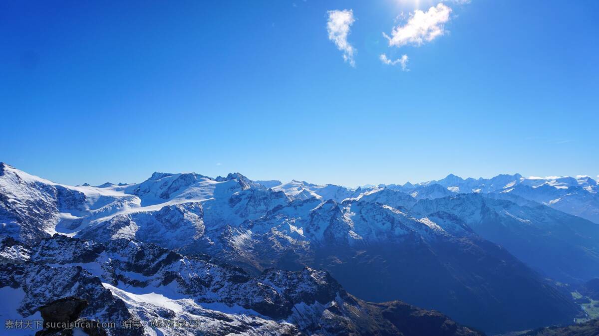 山脉图片 山脉 雪山 山林 云雾 烟雾 云海 白云 蓝天 远山 天空 山色 云朵 景色 美景 风景 自然景观 自然风景