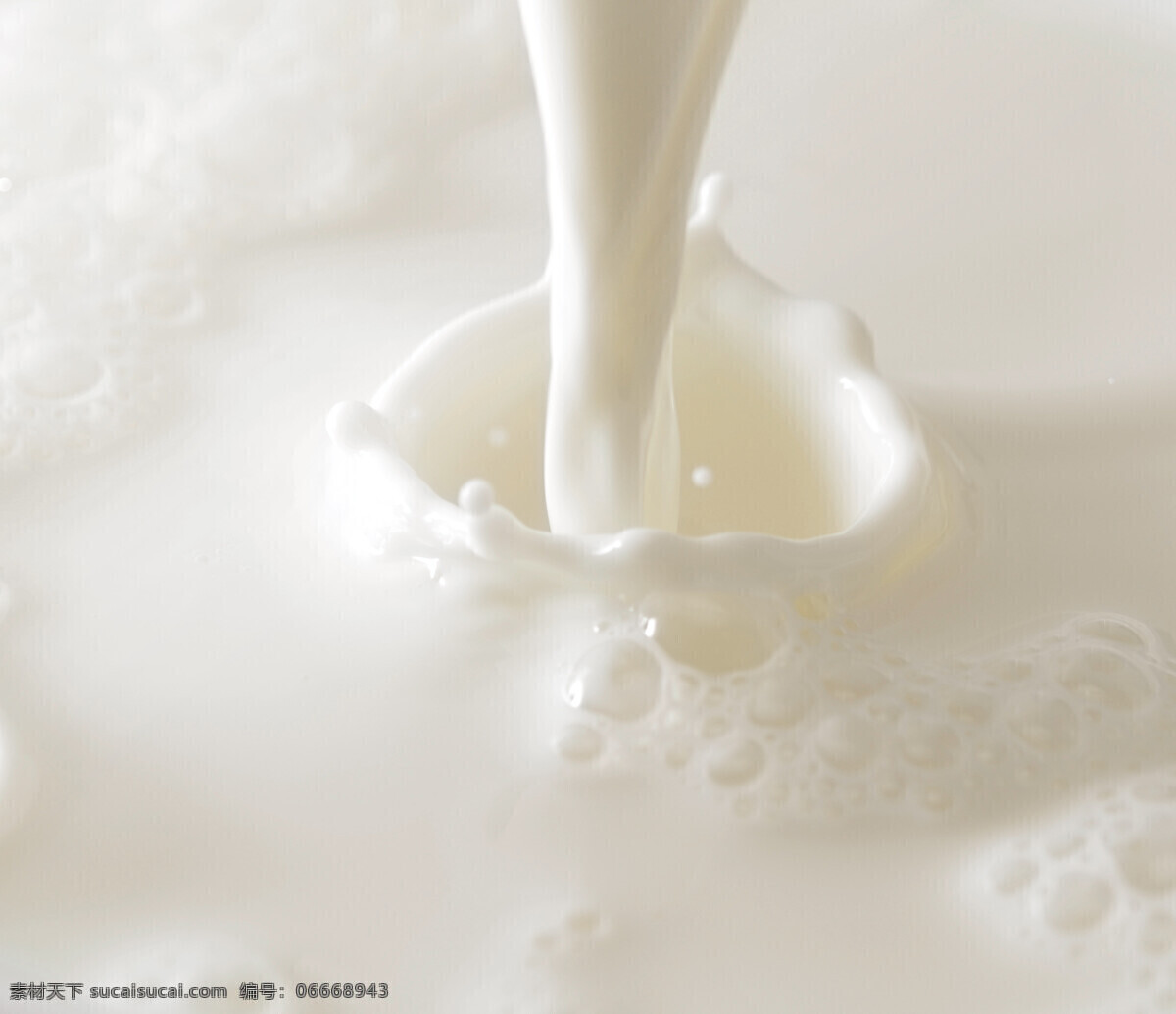 泡泡 牛奶 白色牛奶 液体 营养体 牛奶广告 餐饮美食 饮料图片