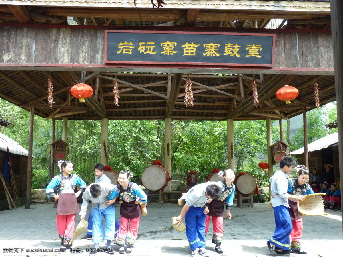 少数民族 舞蹈图片 打鼓 古楼 国内旅游 旅游摄影 舞蹈 少数民族舞蹈 psd源文件