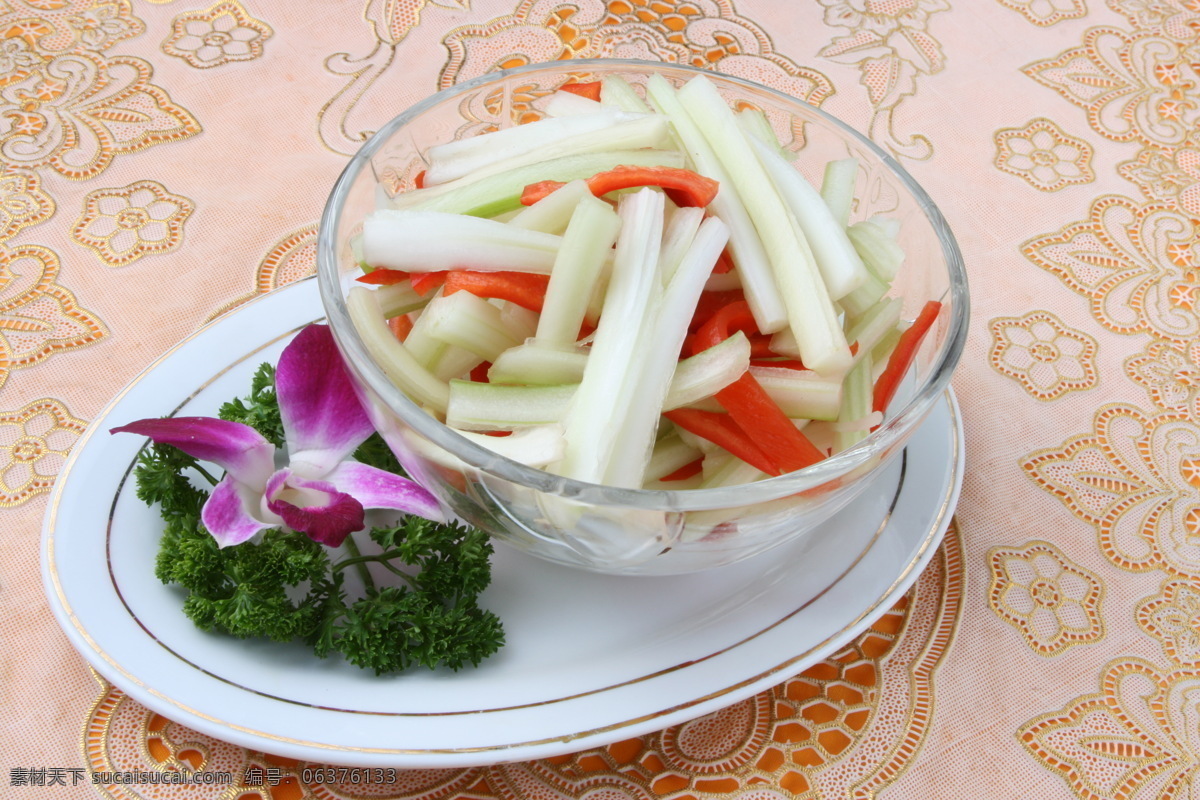 抽丝西芹 西芹 热菜 炒菜 凉菜 菜肴 菜品 川菜 湘菜 鲁菜 粤菜 淮扬菜 家常菜 特色菜 舌尖上的中国 餐饮美食 传统美食