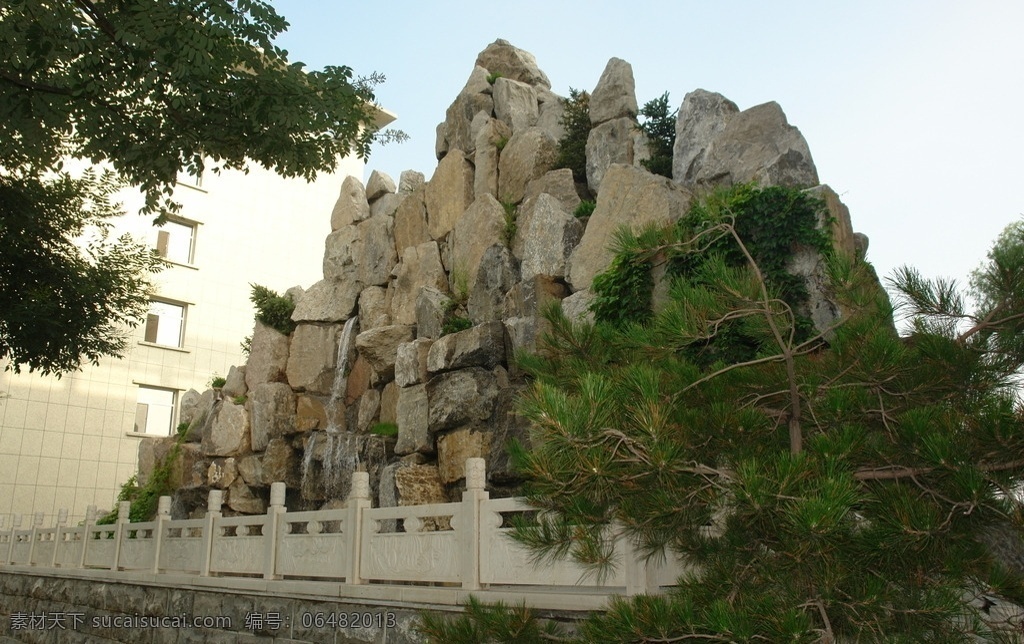 矗立 假山照片 假山 石头 风景设计 人造风景 景点 风景石 艺术设计 石雕塑 公园 石景 建筑园林 中国风建筑 园林景观 湖边回廊 建筑 建筑风情 园林建筑 摄影作品