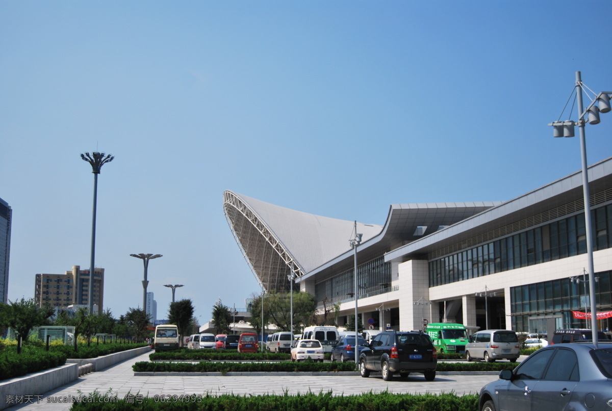 烟台 火车站 东面 广场 风景 蓝天 路灯 烟台新火车站 烟台风景 国内旅游 旅游摄影