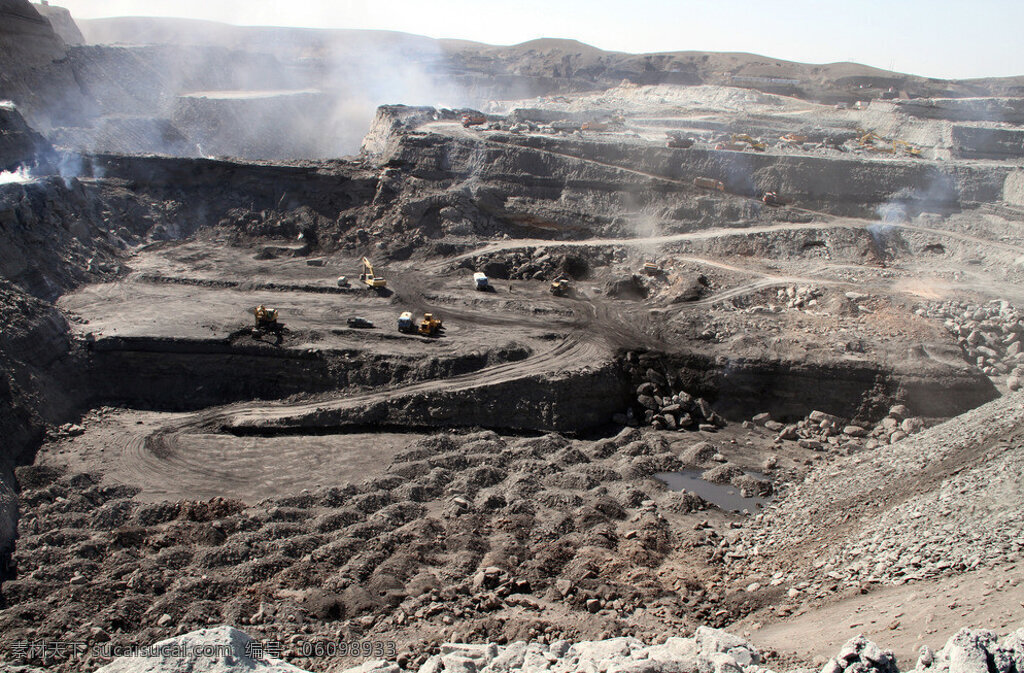 露天煤炭开采 露天 煤炭 开采 机械开采 挖掘 煤炭自燃 开采现场 工业生产 现代科技