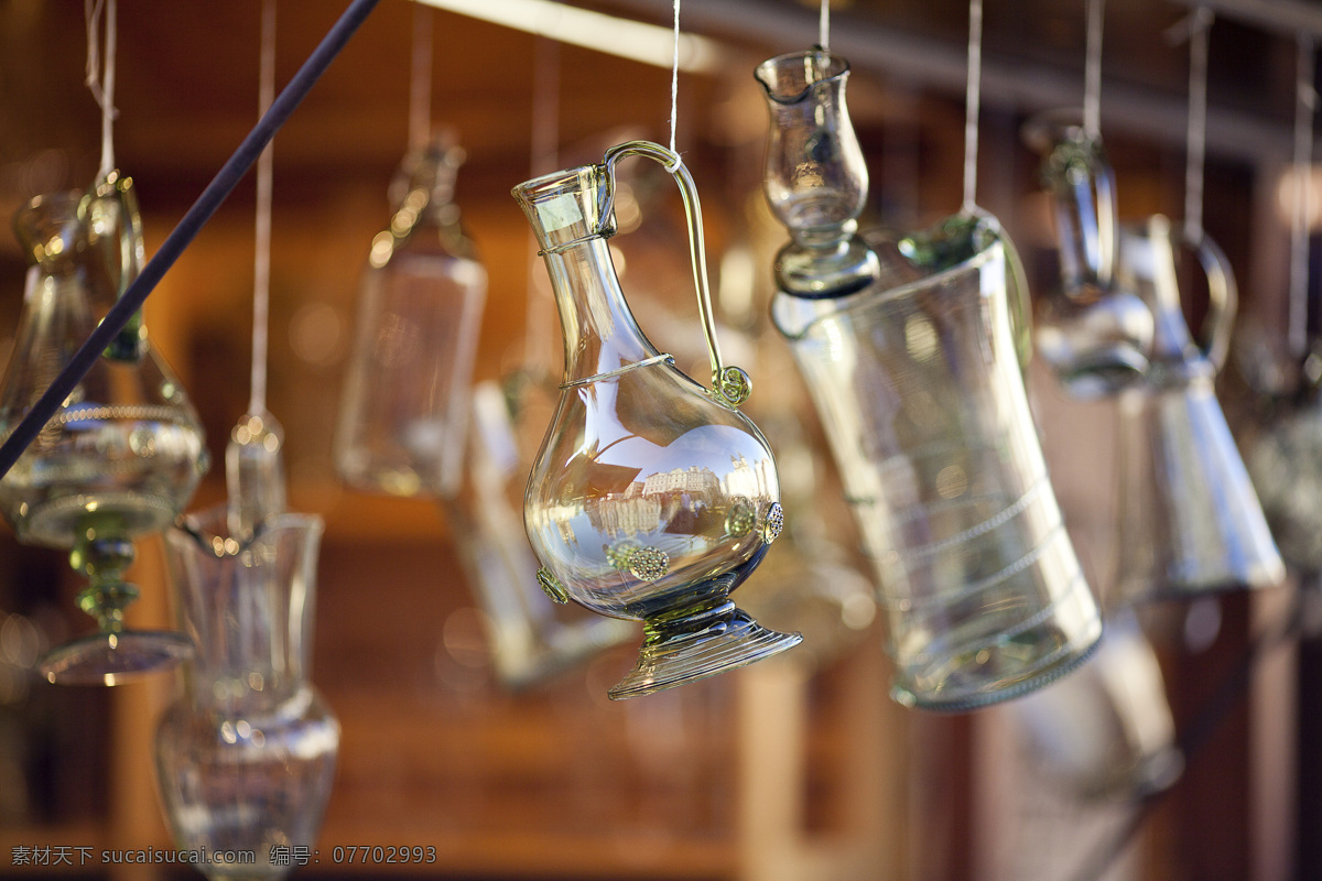 吊起 玻璃 酒杯 酒壶 波西米亚风情 波西米亚素材 玻璃酒杯 玻璃酒壶 其他类别 生活百科