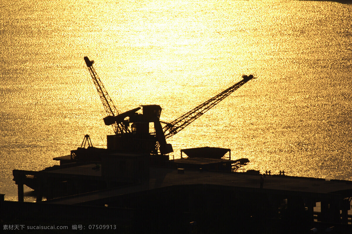 夕阳 下 码头 长江 剪影 建筑景观 自然景观 夕阳下的码头 水运 挖沙船 psd源文件