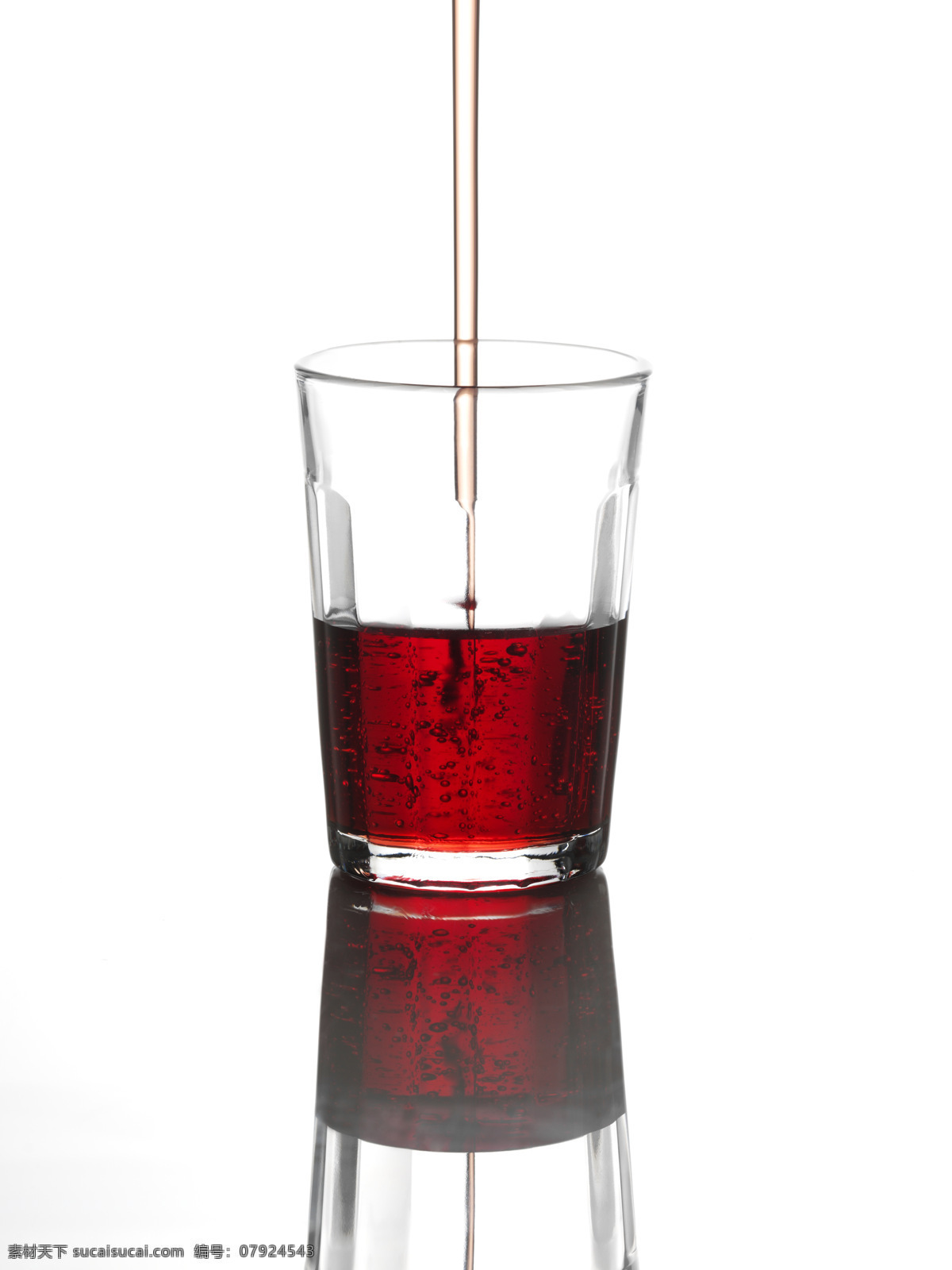 玻璃杯 动感 涟漪 水滴 水珠 水柱 一杯 饮料 设计素材 模板下载 吸管 psd源文件