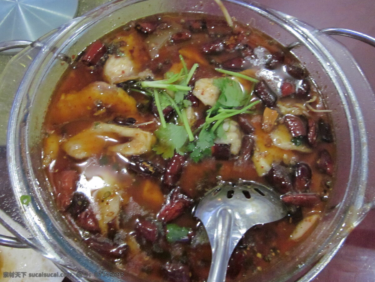 锅 川菜 水煮 鱼 水煮鱼 香菜 红辣椒 花椒 传统美食 餐饮美食