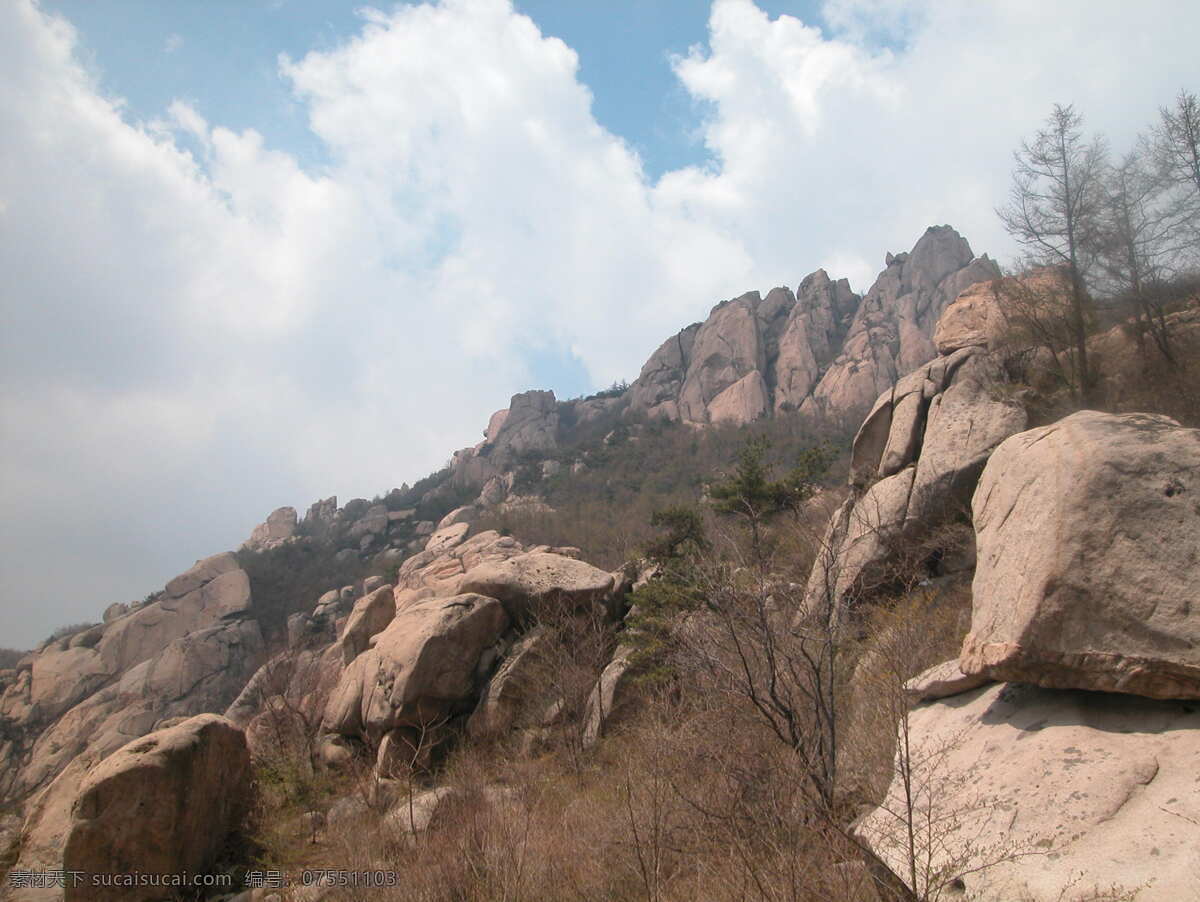 白云山巅 崂山巨峰 白云 日光 户外 蓝天 风景名胜 自然景观