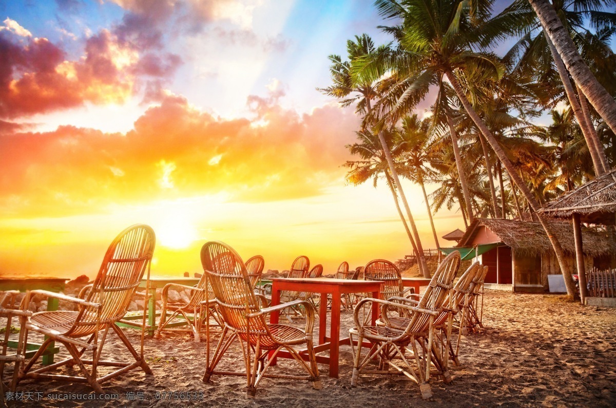 海滩 夕阳 椰子树 沙滩 黄昏 晚霞 彩霞 餐厅 露天 度假 桌椅 家具 阳光 马尔代夫 加勒比海 景观 美景 风光 国外旅游摄影 国外旅游 旅游摄影