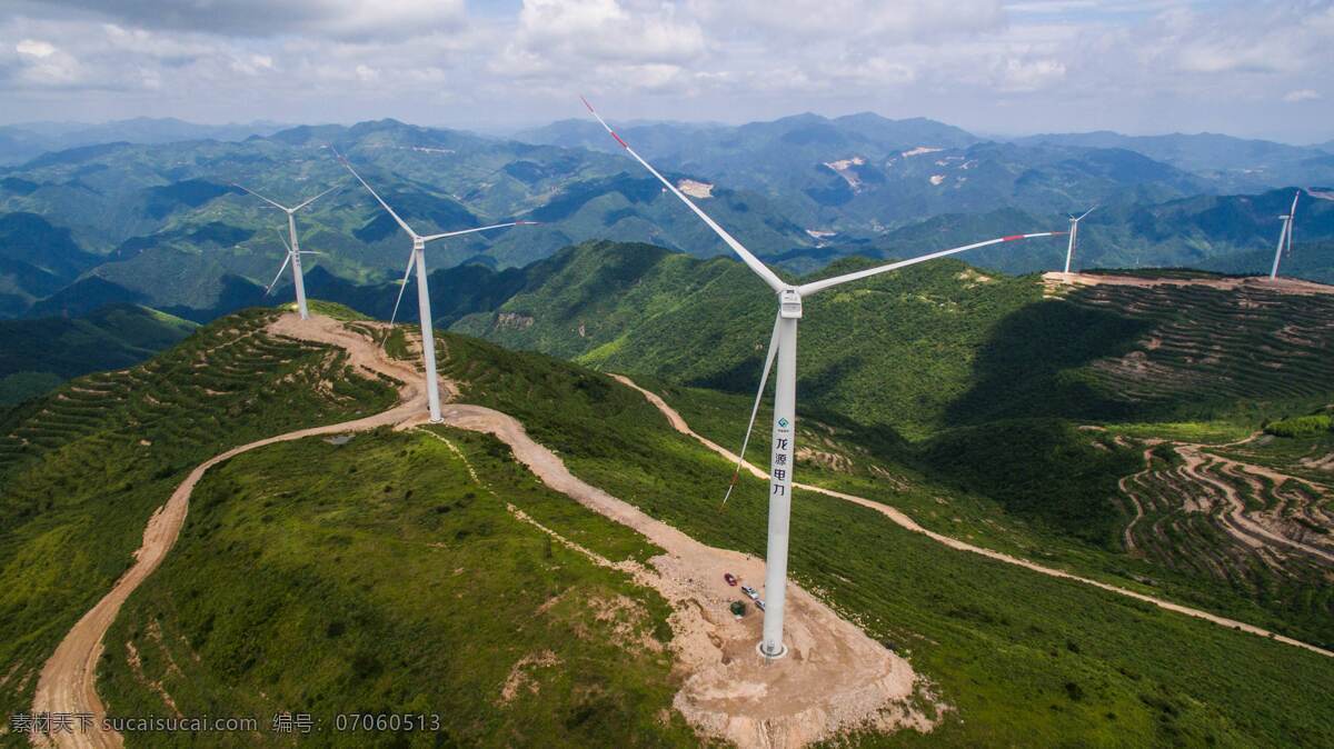 山顶风电 风电 风力发电 山顶 群山 风车 现代科技 工业生产