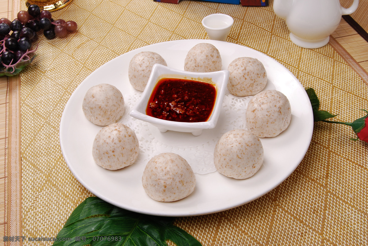 全麦窝头 窝窝头 荞玫窝头 沾酱窝头 北方美食 菜式图片 传统美食 餐饮美食